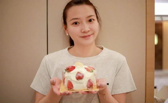 奥运名将多面人生：甜蜜新婚 从商当院长身份不设限